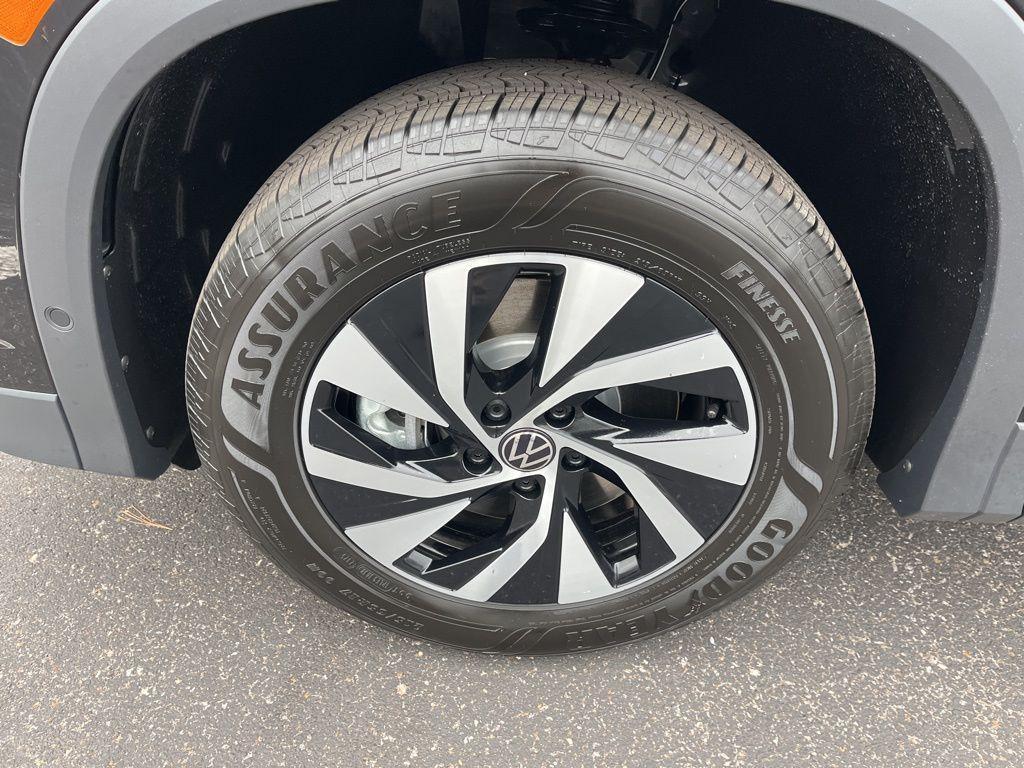 new 2026 Volkswagen Tiguan car, priced at $34,381