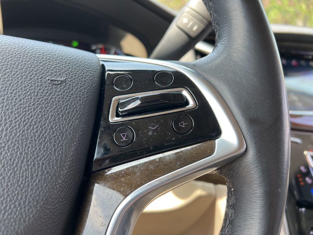 used 2020 Cadillac Escalade ESV car, priced at $35,900