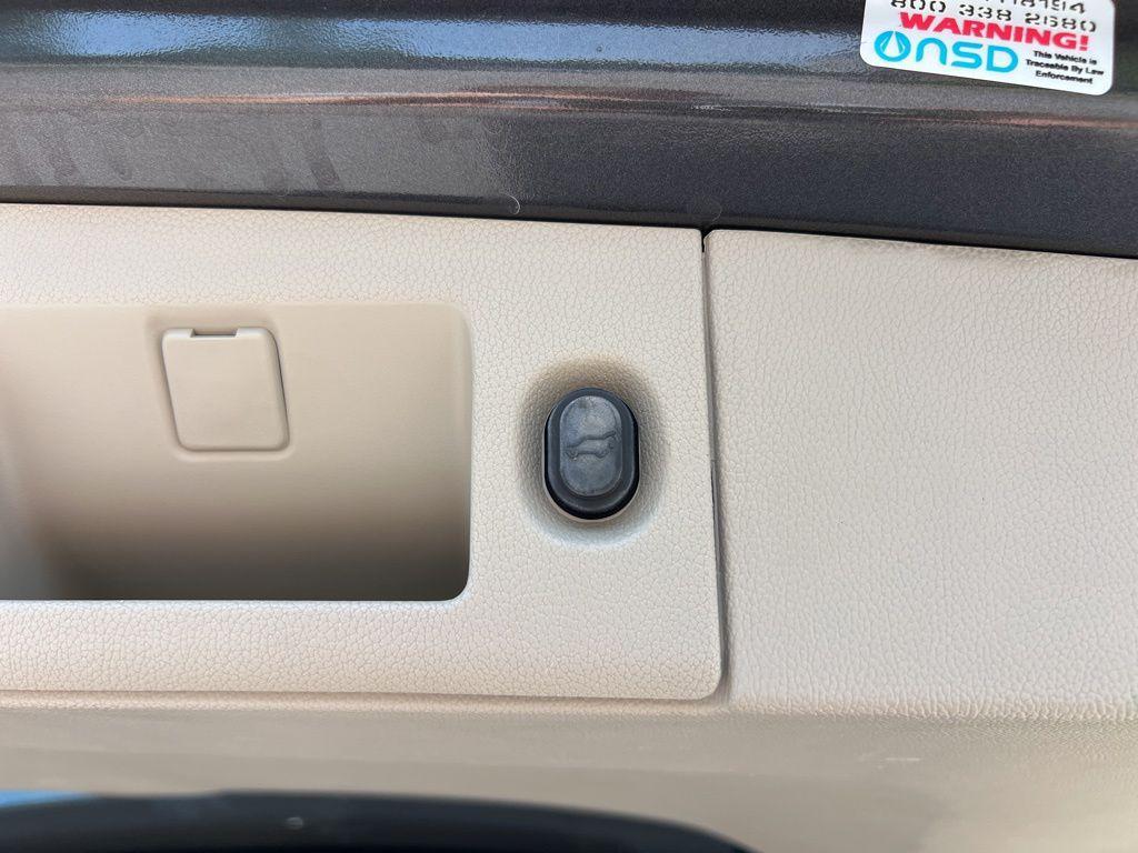 used 2020 Cadillac Escalade ESV car, priced at $35,900