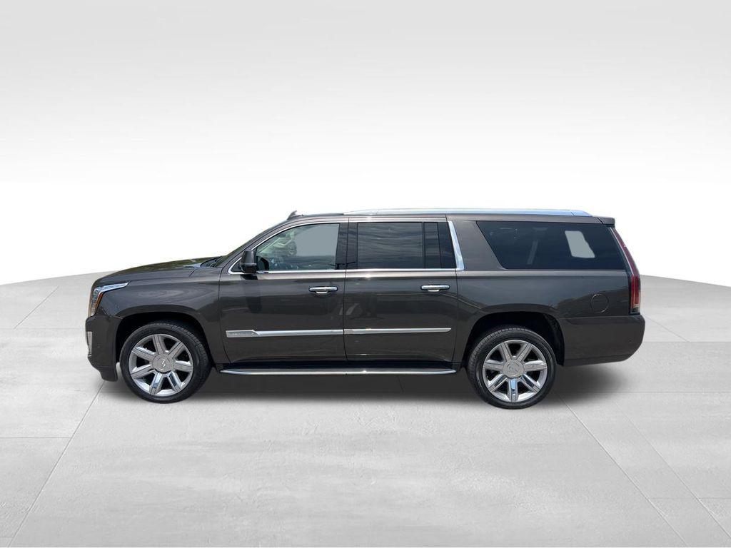used 2020 Cadillac Escalade ESV car, priced at $35,900