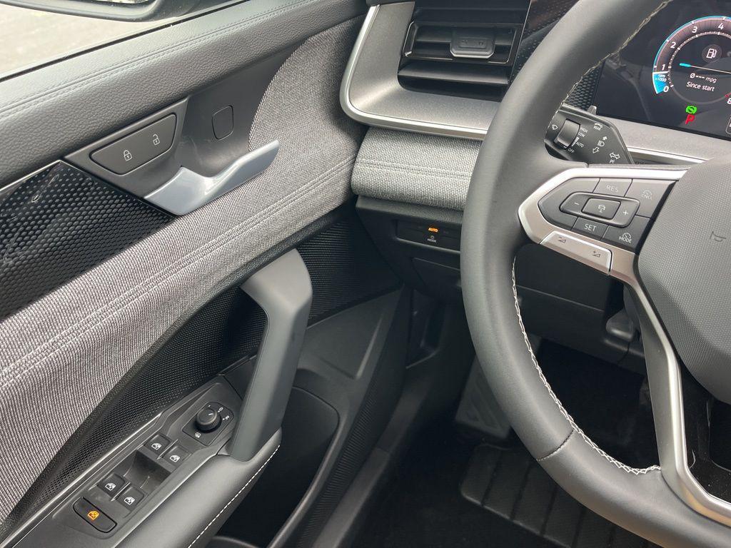 new 2026 Volkswagen Tiguan car, priced at $32,881