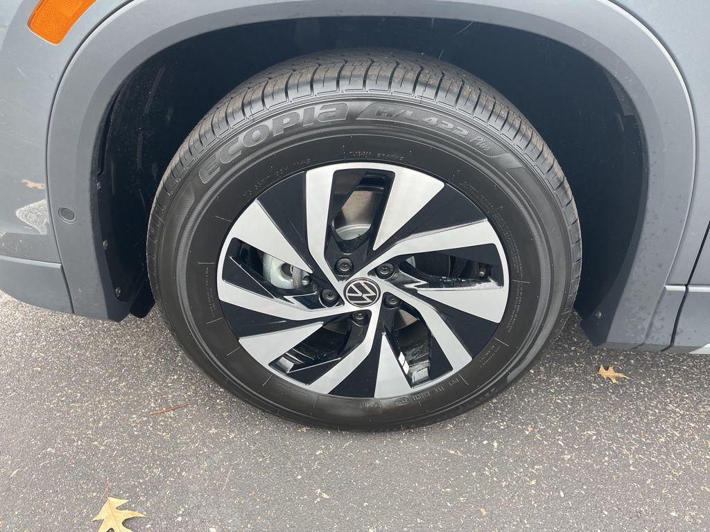 new 2026 Volkswagen Tiguan car, priced at $32,881