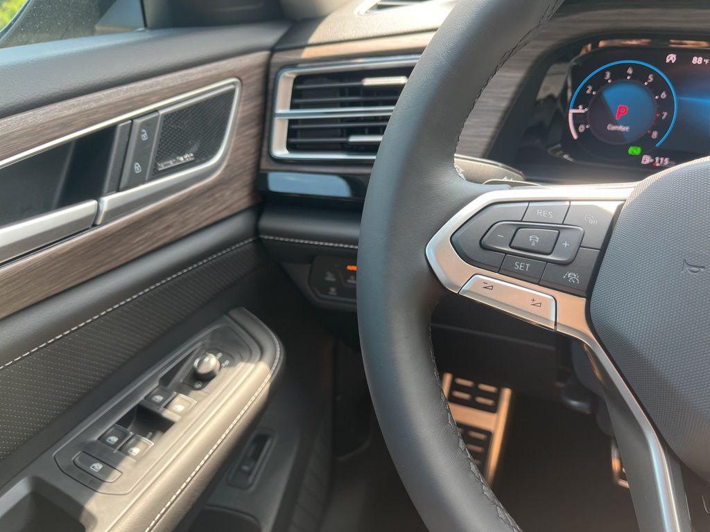 new 2026 Volkswagen Atlas car, priced at $58,060