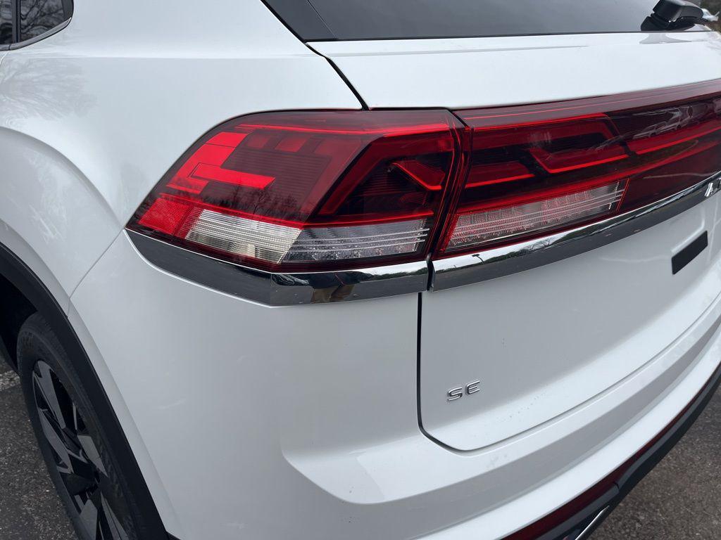 new 2026 Volkswagen Atlas Cross Sport car, priced at $45,506