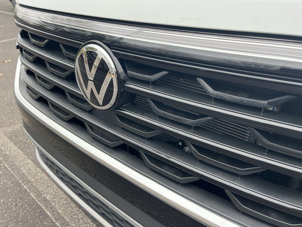 new 2026 Volkswagen Atlas Cross Sport car, priced at $45,506