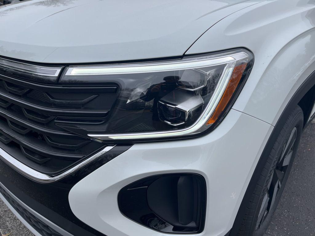 new 2026 Volkswagen Atlas Cross Sport car, priced at $45,506