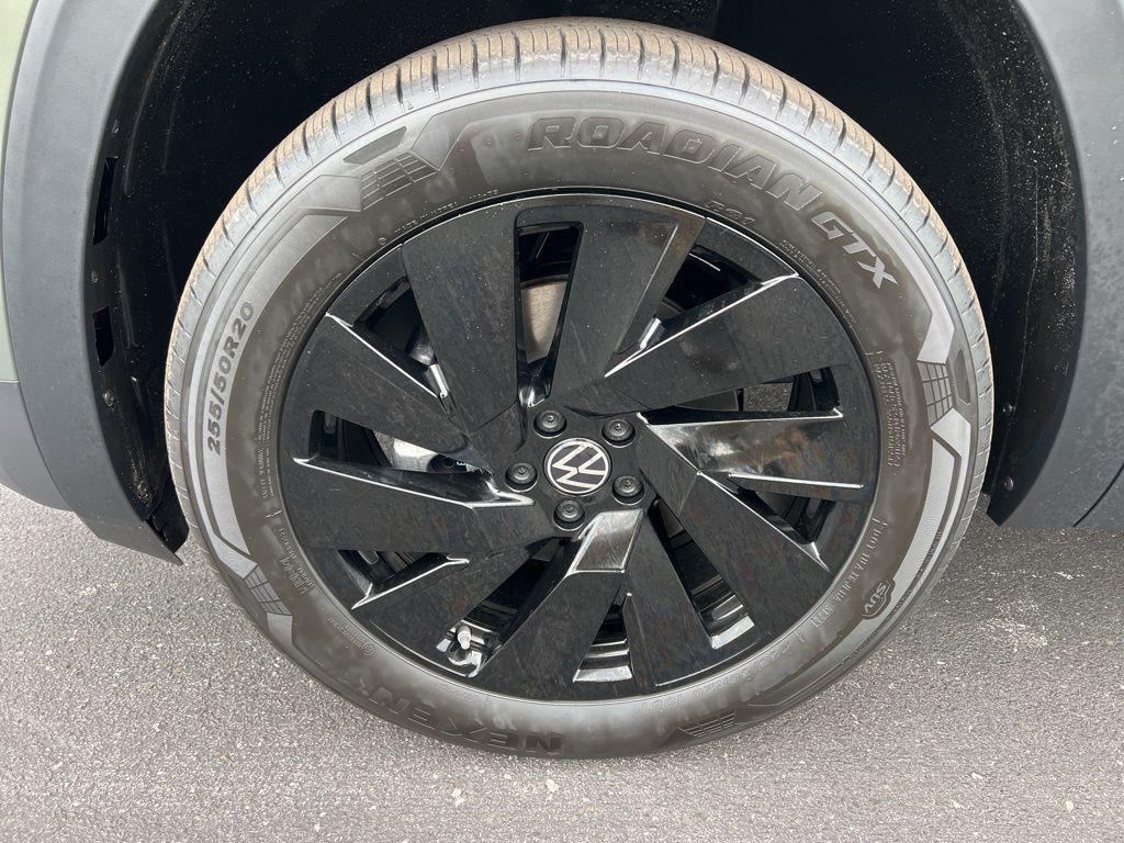 new 2026 Volkswagen Atlas car, priced at $48,842