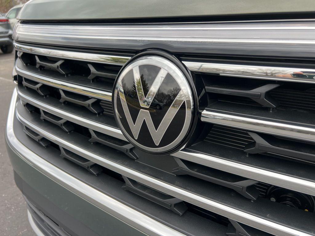 new 2026 Volkswagen Atlas car, priced at $48,842