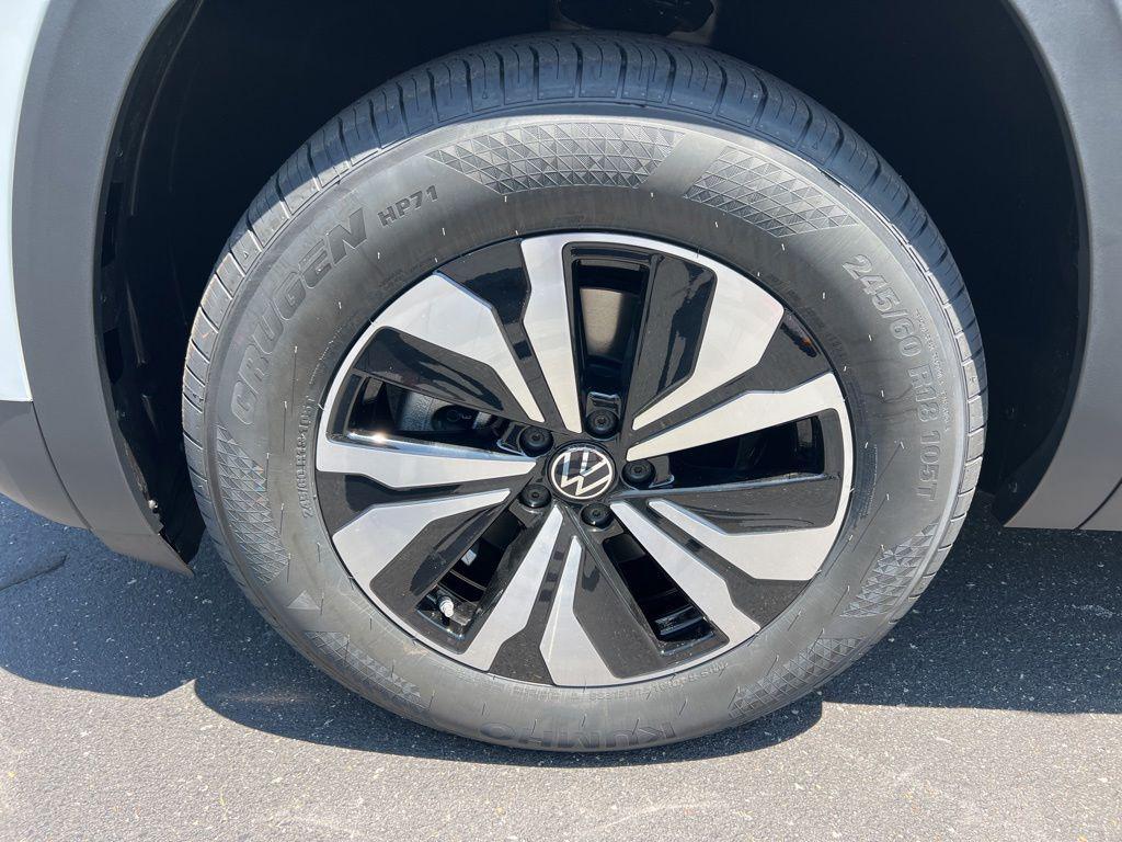 new 2026 Volkswagen Atlas car, priced at $42,357