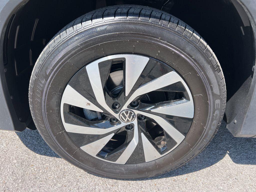used 2025 Volkswagen Tiguan car, priced at $25,299