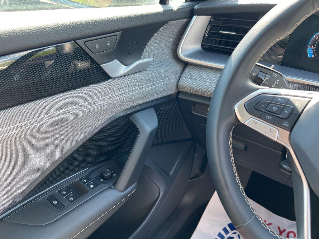 used 2025 Volkswagen Tiguan car, priced at $25,299