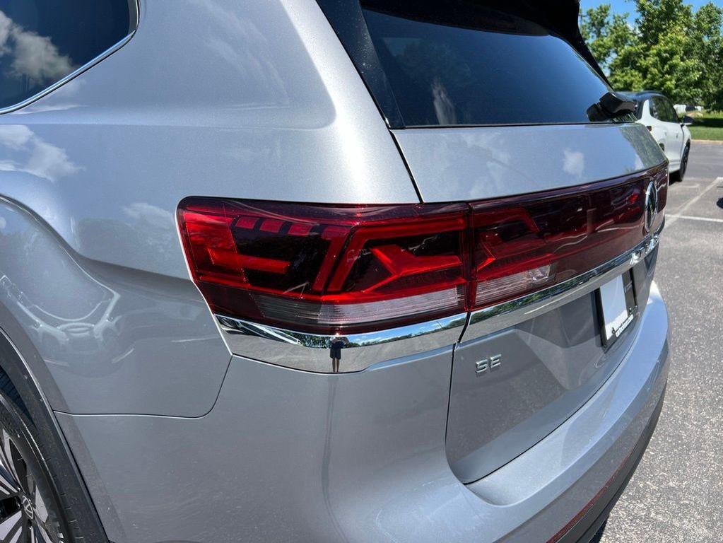 new 2026 Volkswagen Atlas car, priced at $38,351
