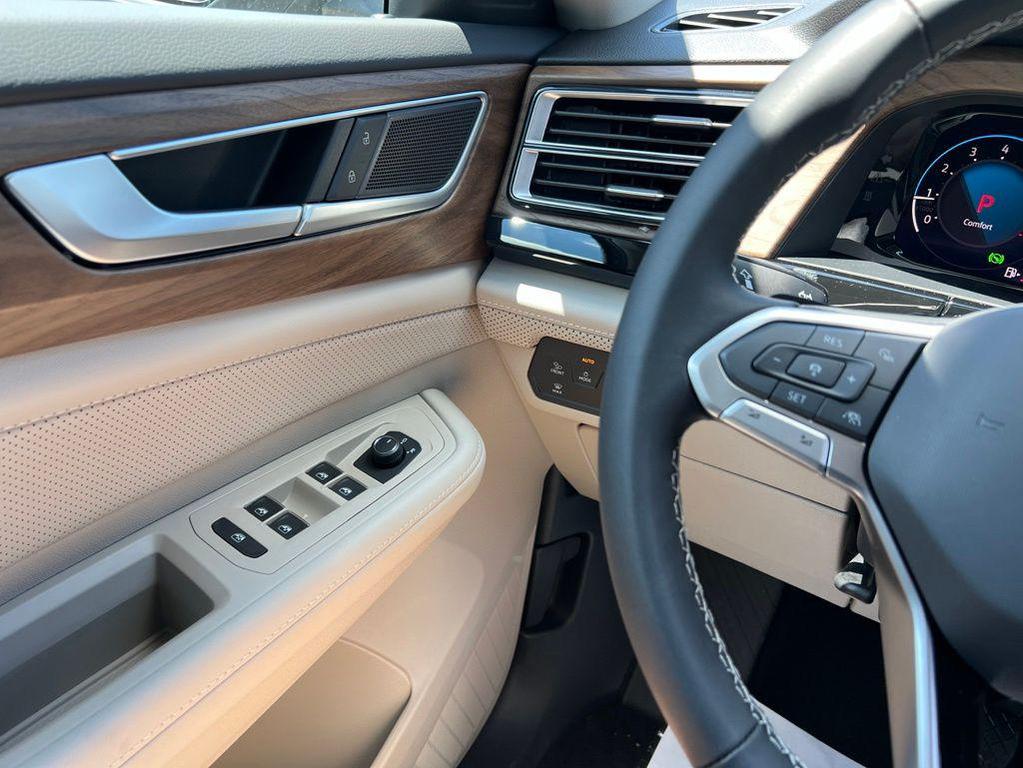 new 2026 Volkswagen Atlas car, priced at $38,351