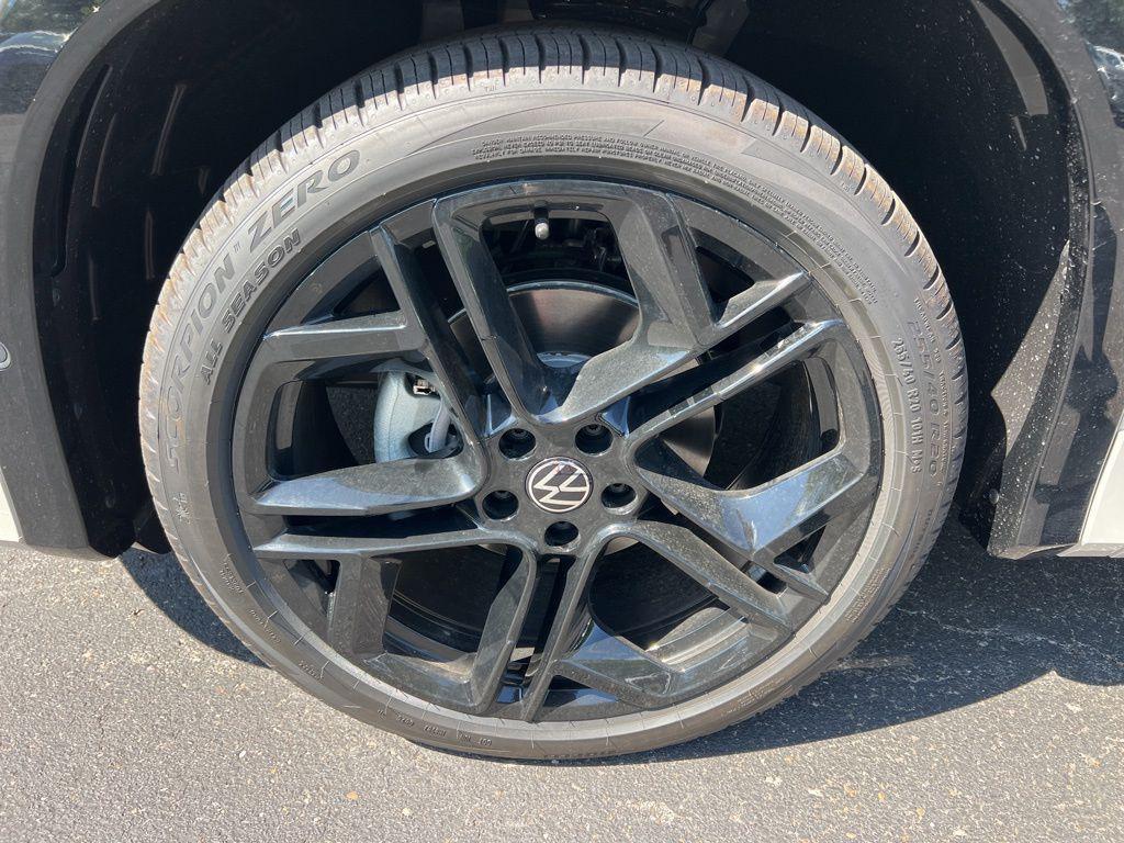 new 2026 Volkswagen Tiguan car, priced at $37,823