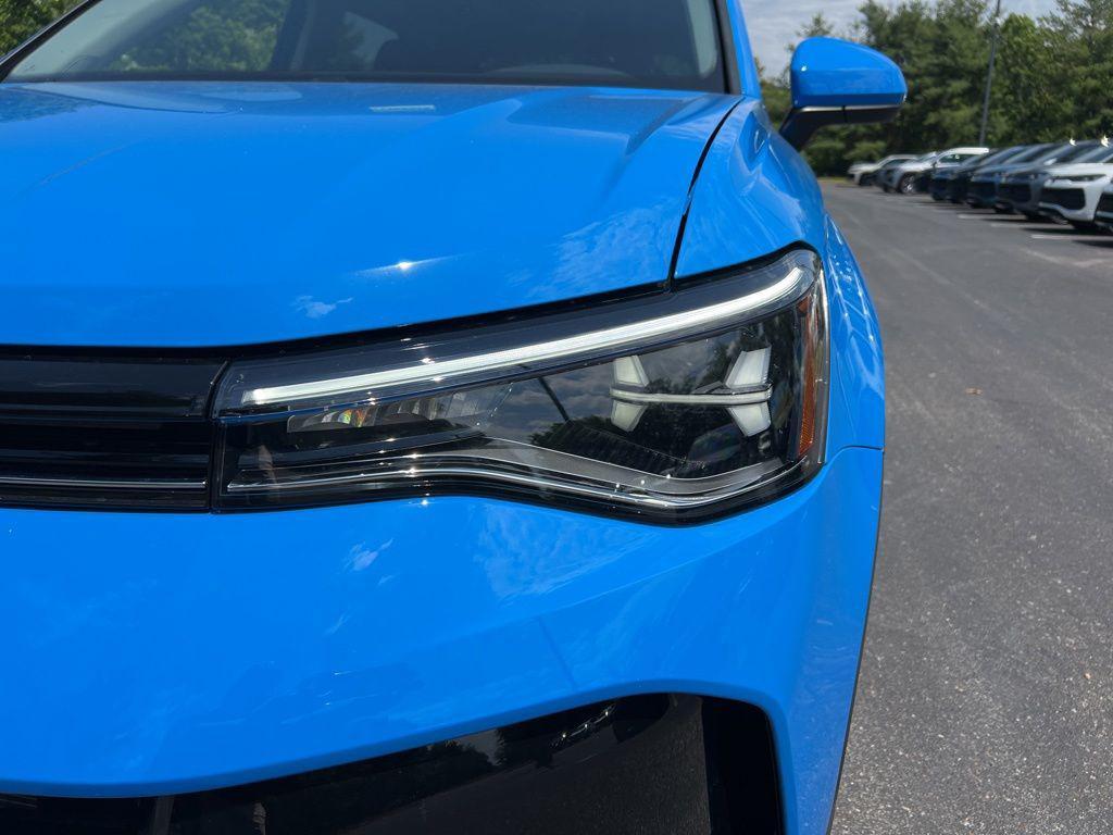 new 2026 Volkswagen Taos car, priced at $32,196