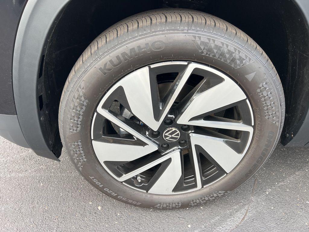 new 2026 Volkswagen Atlas car, priced at $48,004