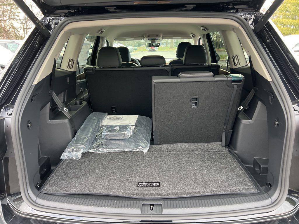 new 2026 Volkswagen Atlas car, priced at $48,004