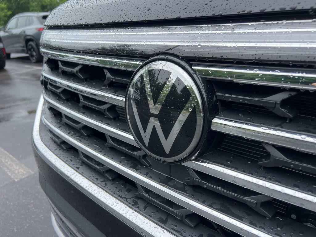 new 2026 Volkswagen Atlas car, priced at $43,734