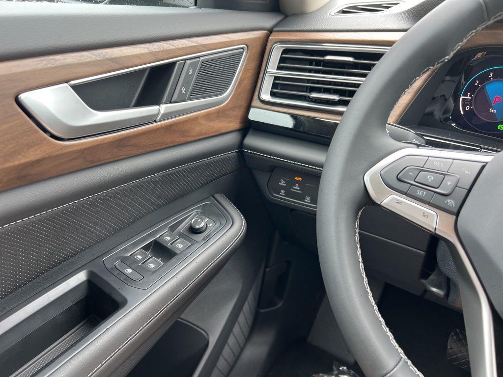 new 2026 Volkswagen Atlas car, priced at $43,734