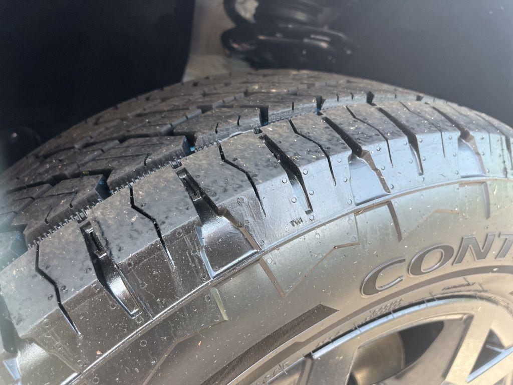 new 2026 Volkswagen Atlas car, priced at $51,137