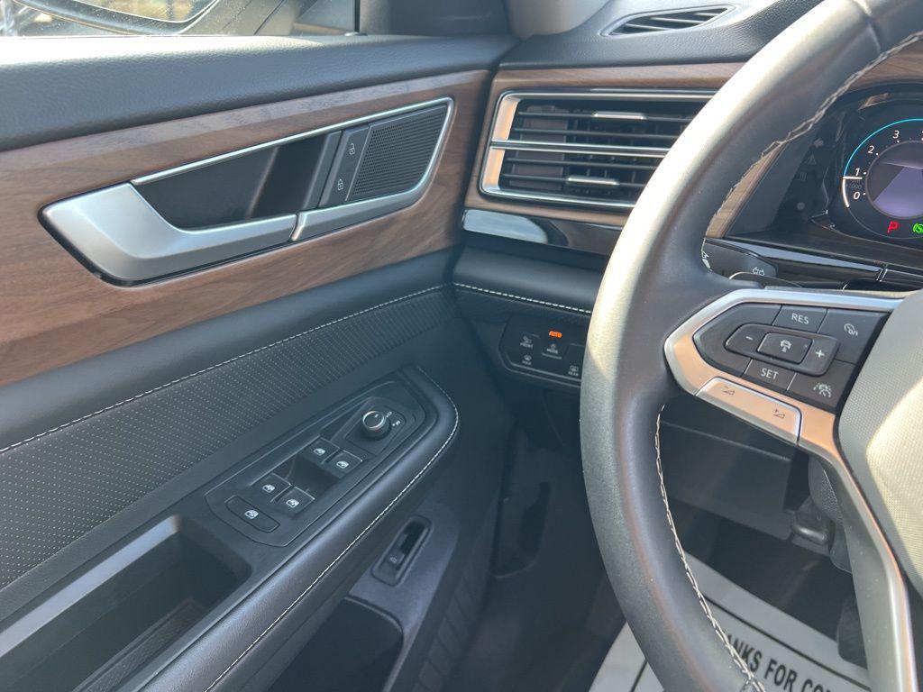 used 2024 Volkswagen Atlas car, priced at $31,523
