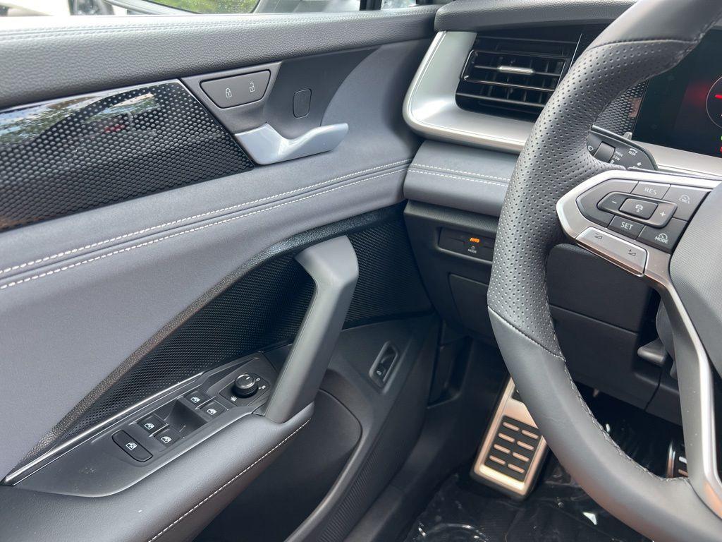 new 2026 Volkswagen Tiguan car, priced at $40,778