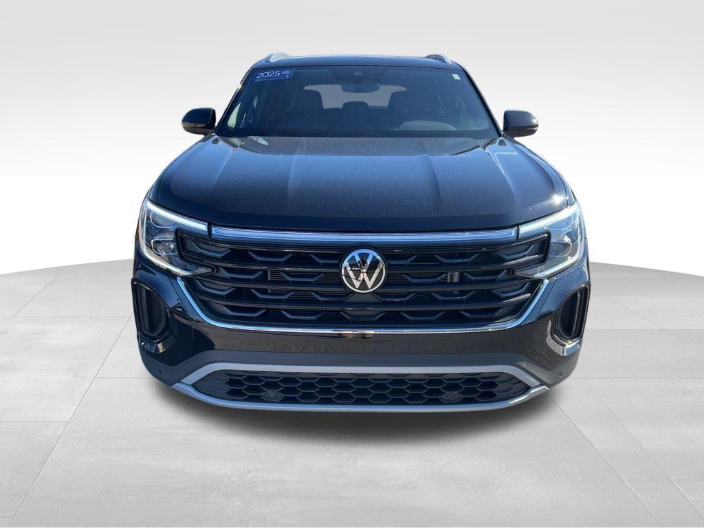 used 2025 Volkswagen Atlas Cross Sport car, priced at $32,995