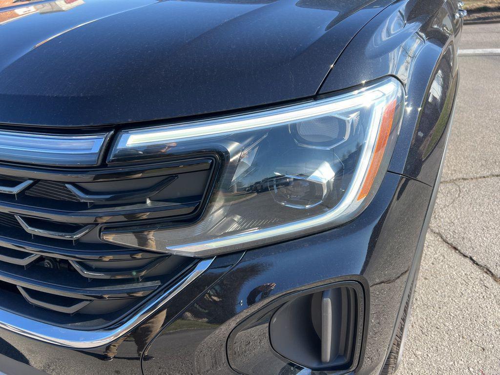 used 2025 Volkswagen Atlas Cross Sport car, priced at $32,995