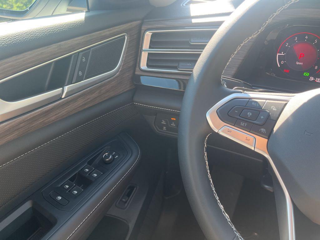 new 2026 Volkswagen Atlas car, priced at $53,392