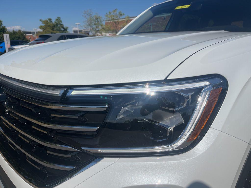 new 2026 Volkswagen Atlas car, priced at $53,392