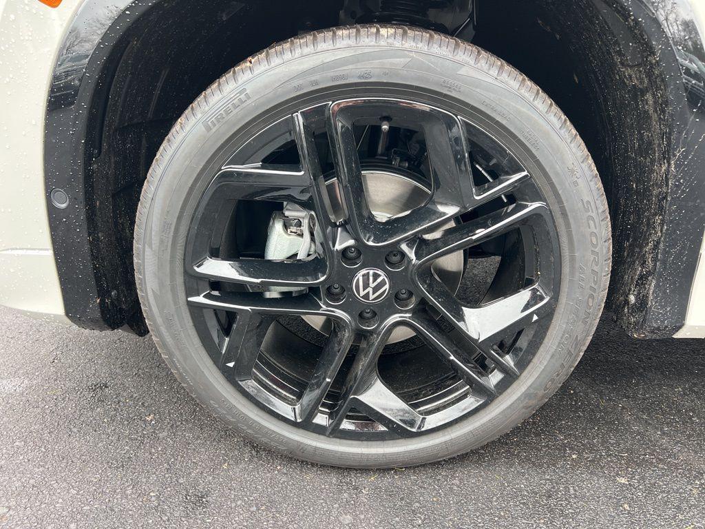 new 2026 Volkswagen Tiguan car, priced at $39,837