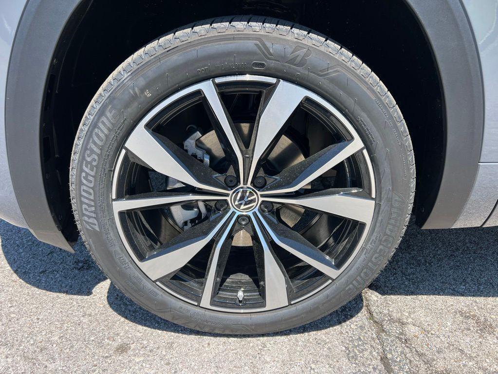 new 2026 Volkswagen Atlas car, priced at $54,207