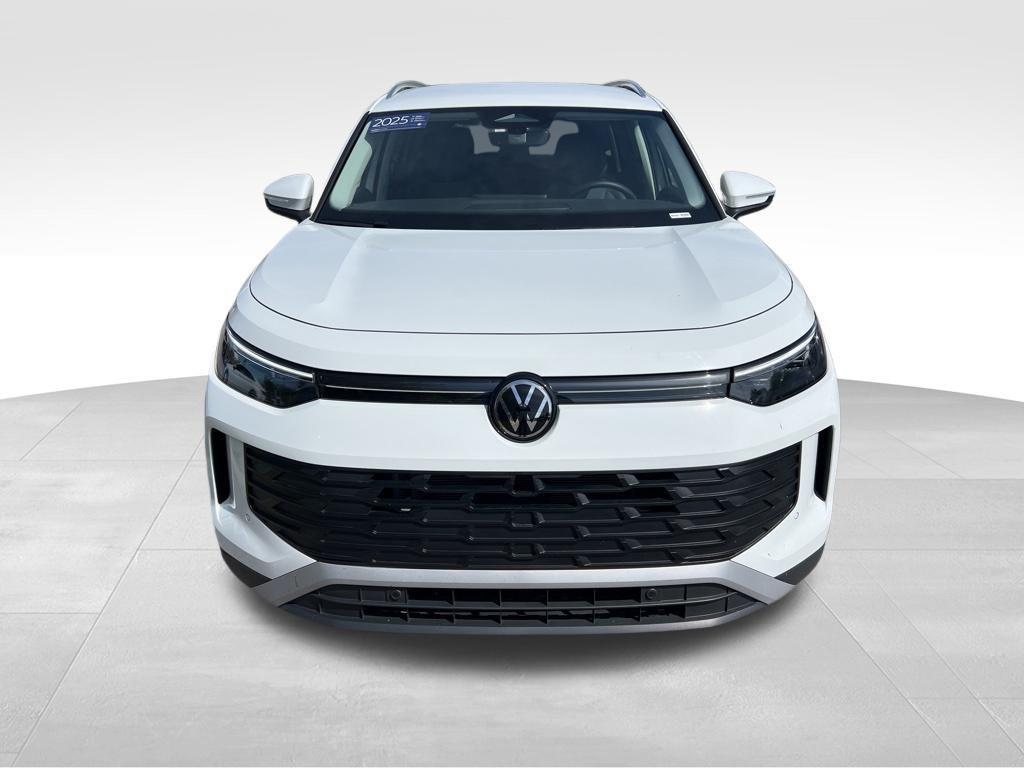 used 2025 Volkswagen Tiguan car, priced at $30,934