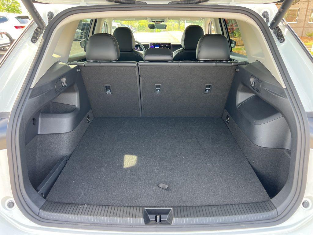 used 2025 Volkswagen Tiguan car, priced at $30,934