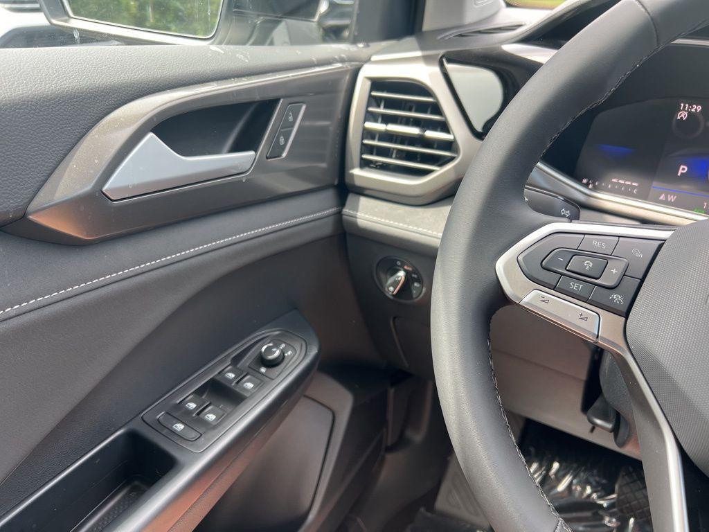 new 2026 Volkswagen Taos car, priced at $33,991
