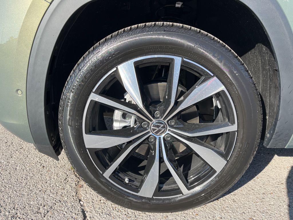 new 2026 Volkswagen Atlas car, priced at $57,829