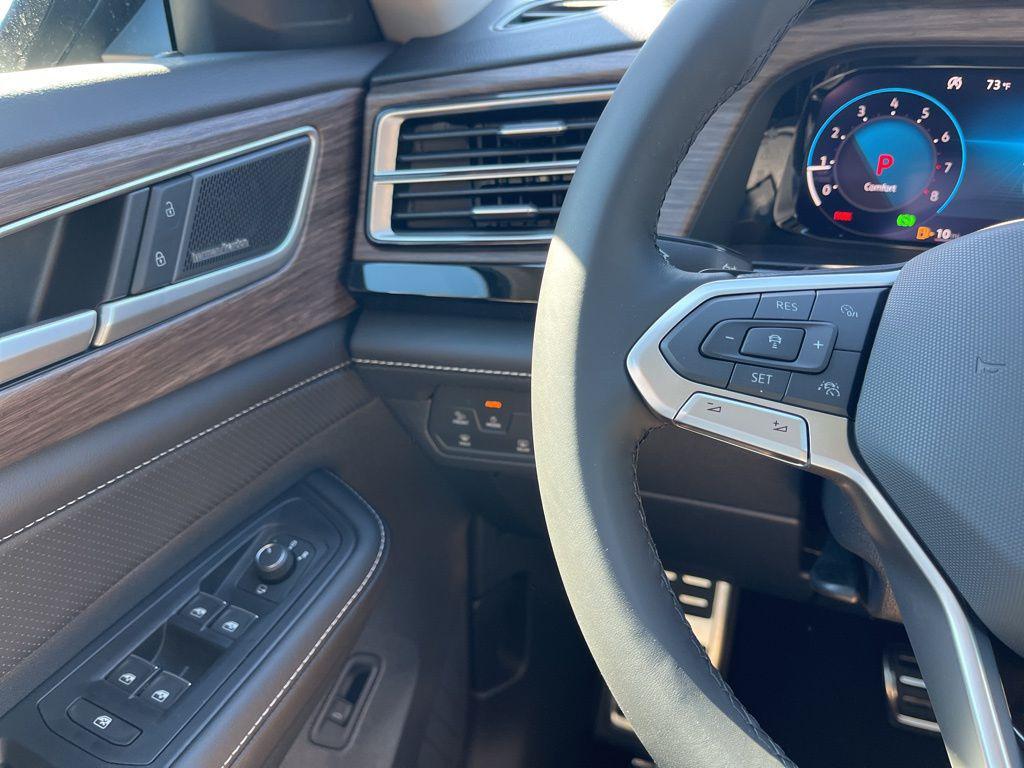 new 2026 Volkswagen Atlas car, priced at $57,692