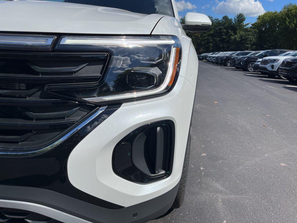 new 2026 Volkswagen Atlas Cross Sport car, priced at $46,706