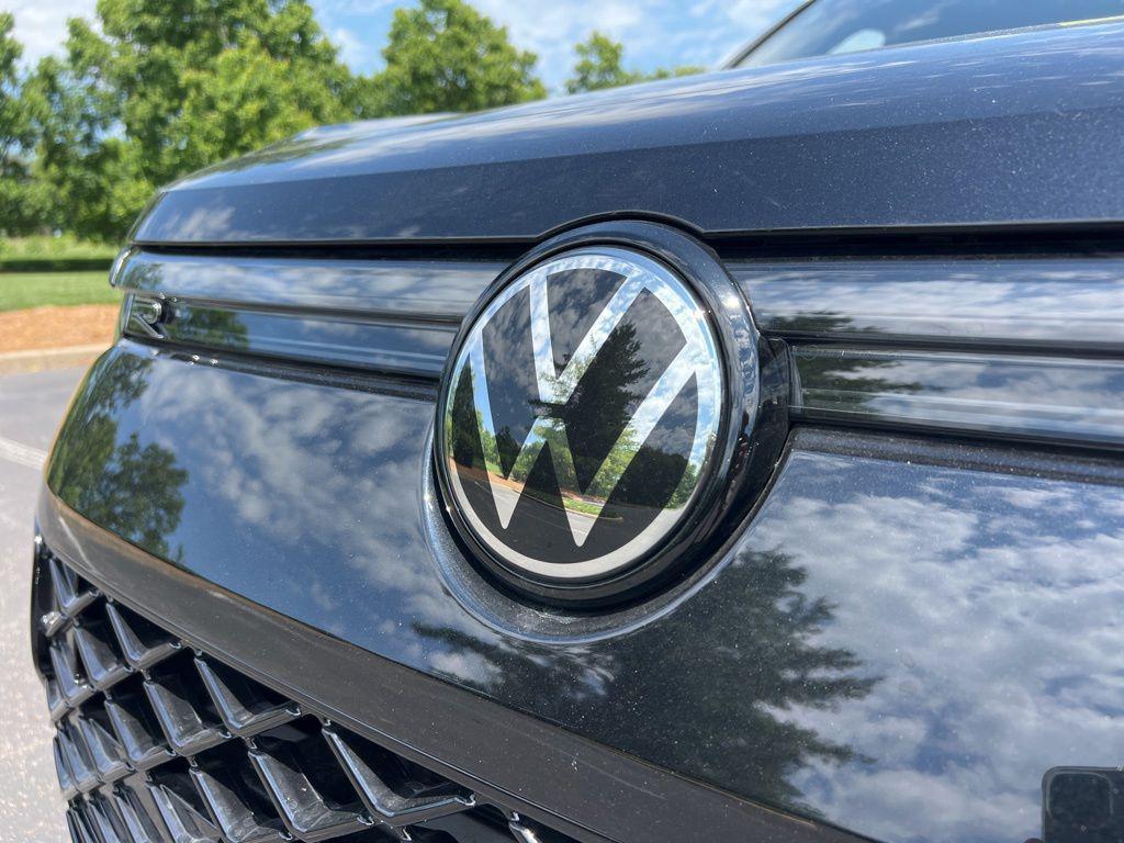 new 2026 Volkswagen Tiguan car, priced at $37,823