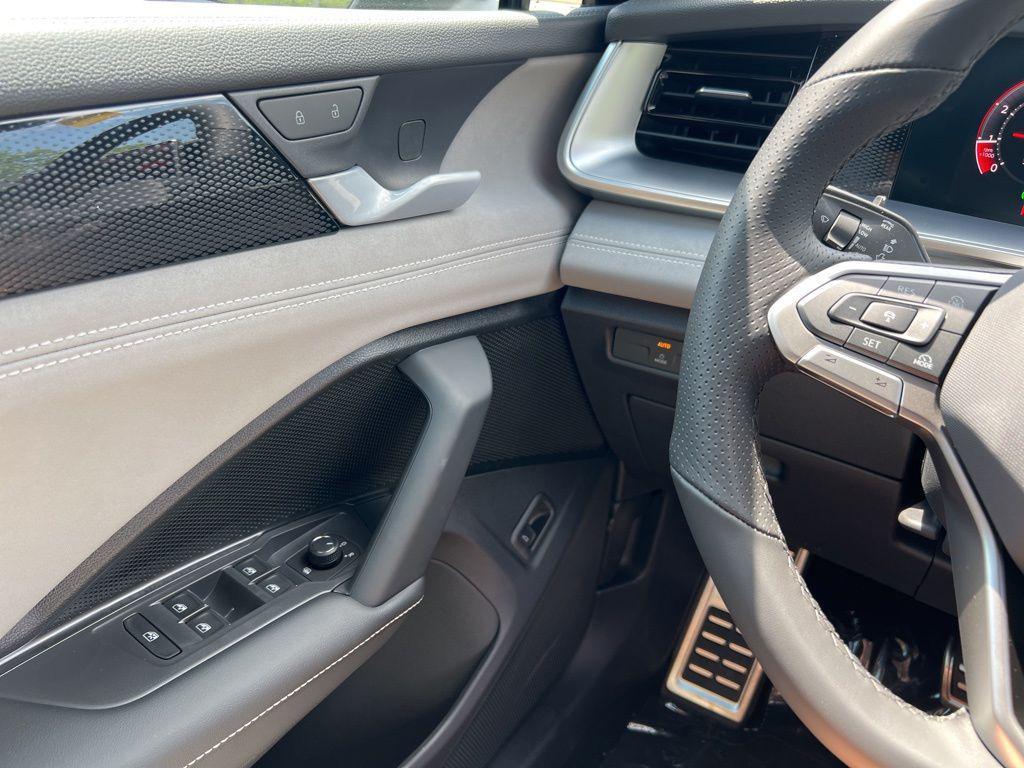 new 2026 Volkswagen Tiguan car, priced at $37,823