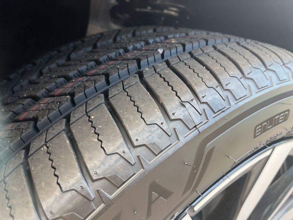 new 2026 Volkswagen Atlas car, priced at $58,402