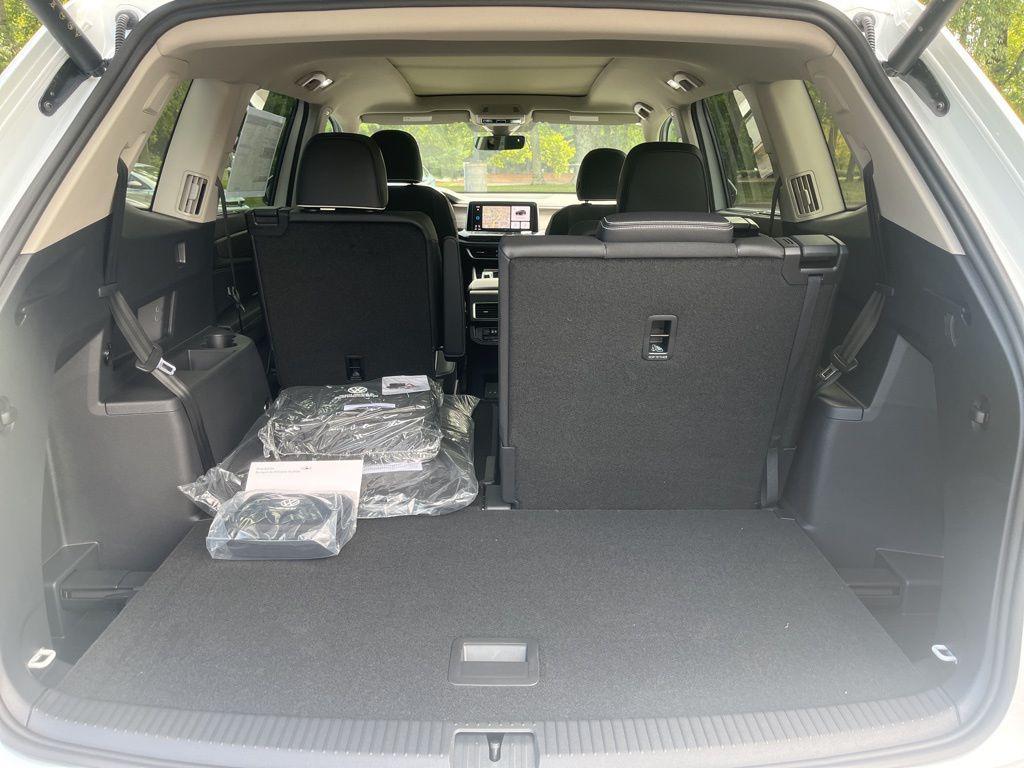 new 2026 Volkswagen Atlas car, priced at $58,402