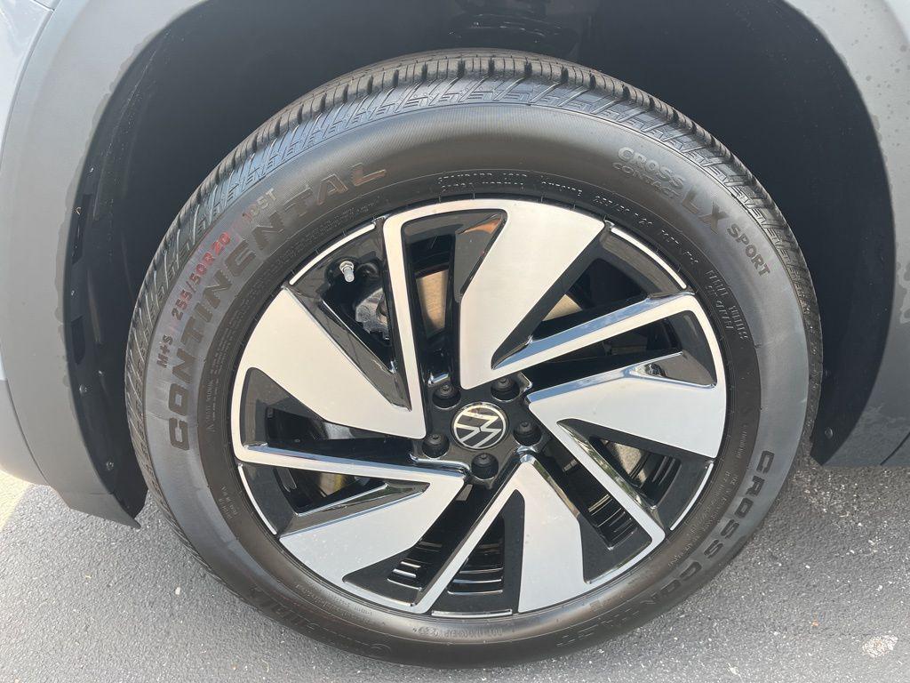 new 2026 Volkswagen Atlas car, priced at $52,697