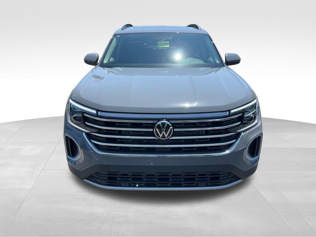 new 2026 Volkswagen Atlas car, priced at $49,181