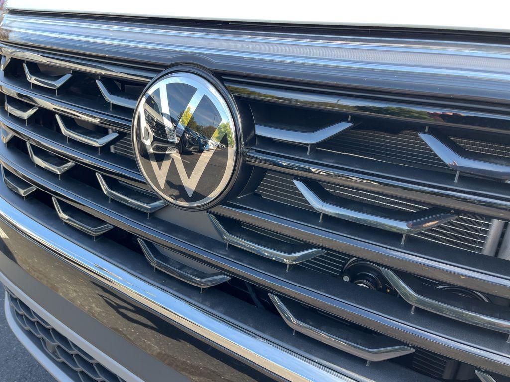 new 2026 Volkswagen Atlas Cross Sport car, priced at $41,236
