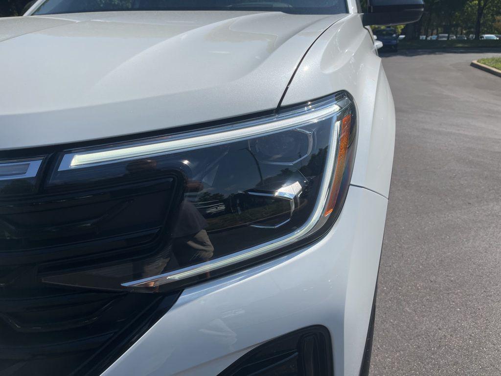 new 2026 Volkswagen Atlas Cross Sport car, priced at $53,688