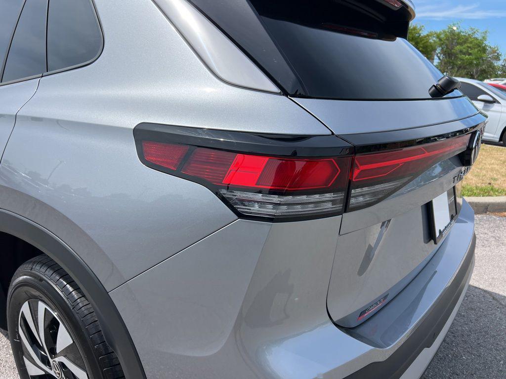 used 2025 Volkswagen Tiguan car, priced at $25,434