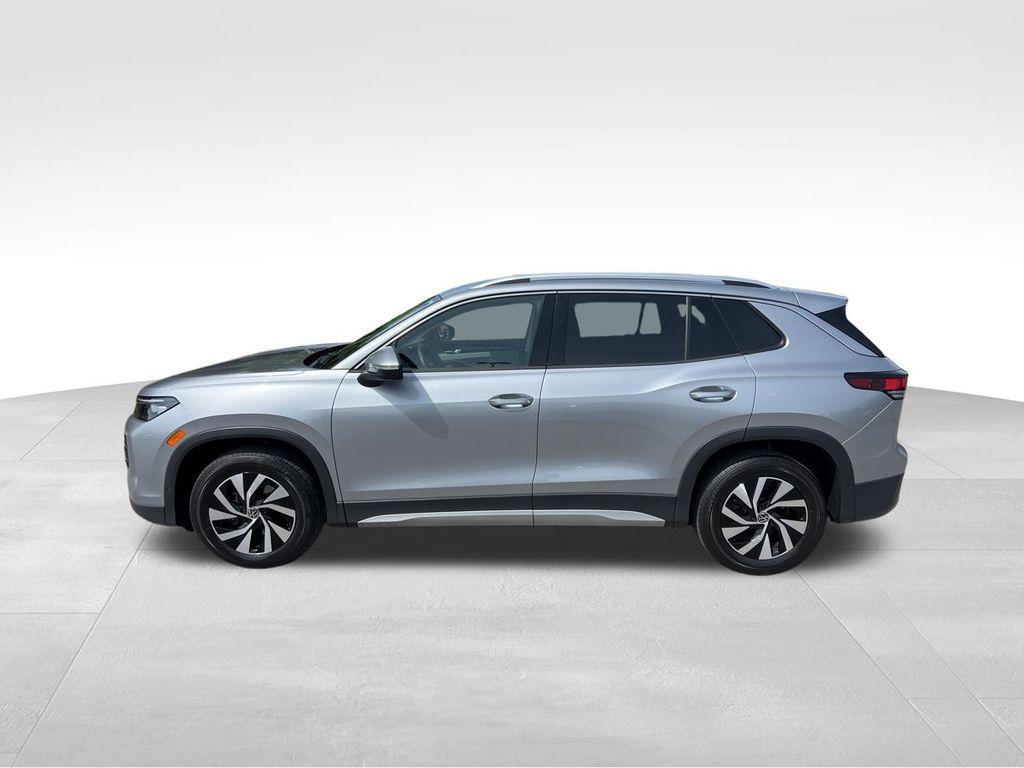 used 2025 Volkswagen Tiguan car, priced at $25,434