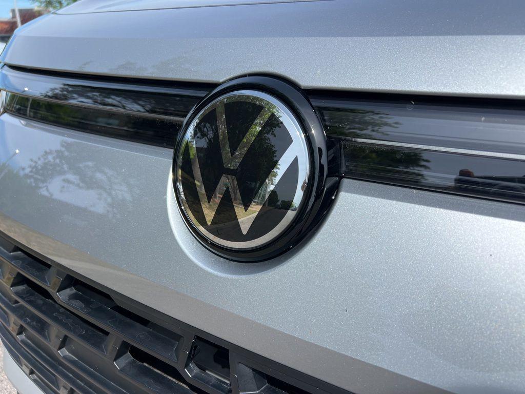used 2025 Volkswagen Tiguan car, priced at $25,434