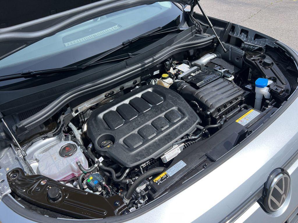 used 2025 Volkswagen Tiguan car, priced at $25,434